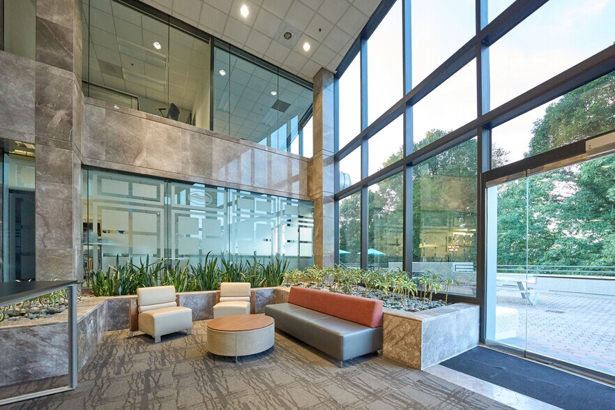More Photos Of 9040 Roswell Rd, Atlanta Office For Lease