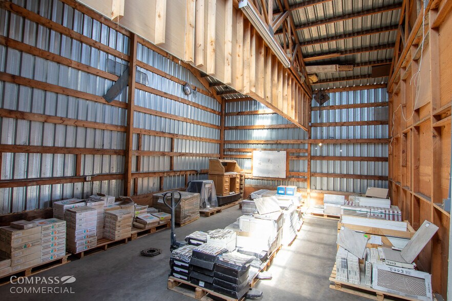 More Photos Of 798 NW 5th St, Redmond Storefront For Lease