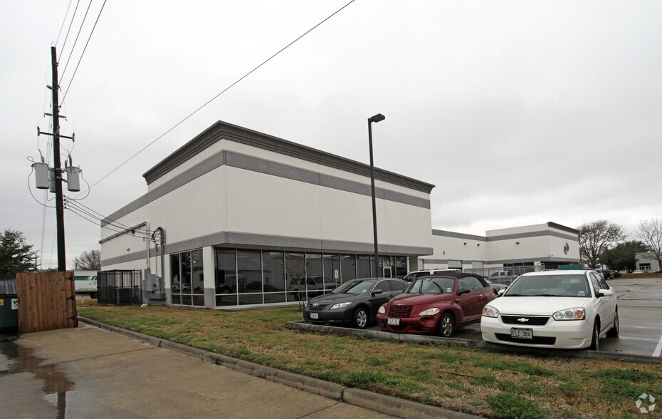 More Photos Of 12825 Trinity Dr, Stafford Warehouse For Sale