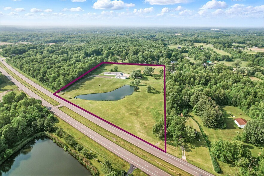 More Photos Of 4085 / 4086 State Route 422, Southington Showroom For Sale