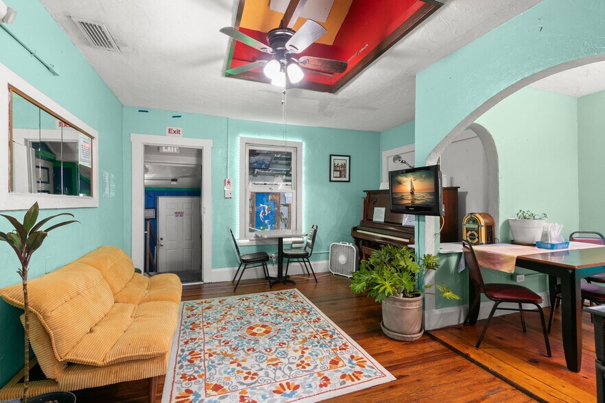 More Photos Of 3109 N Ola Ave, Tampa Hospitality For Sale