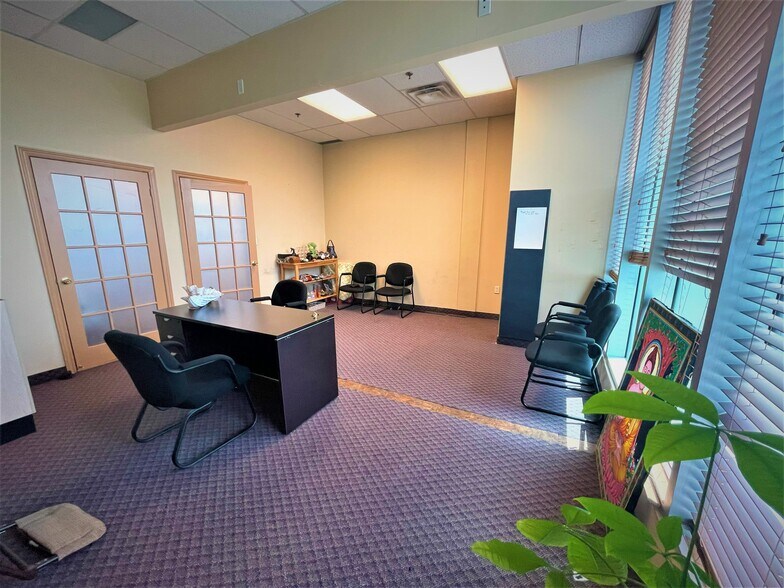 More Photos Of 2985 Drew Rd, Mississauga Office For Sale