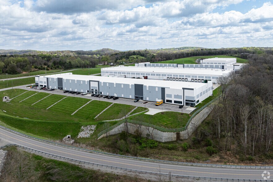 More Photos Of 25 Genesco Pky, Lebanon Distribution For Lease