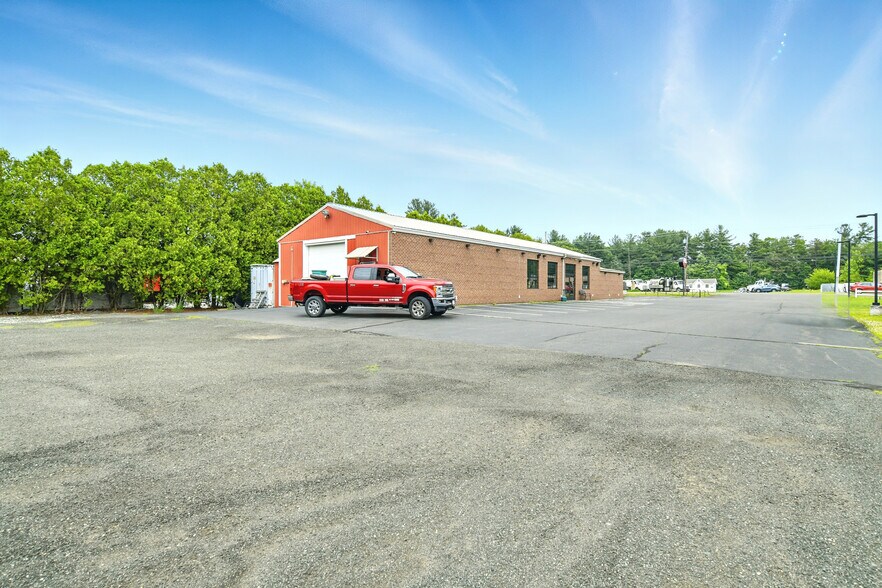 More Photos Of 962 Southampton Rd, Westfield Warehouse For Sale