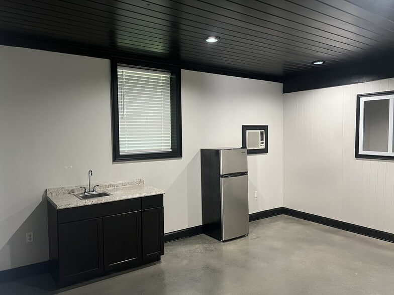 More Photos Of 138 Moose Loop Rd, Canton Warehouse For Lease