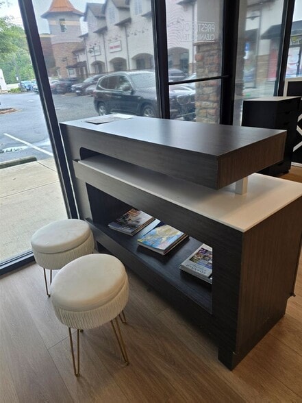 More Photos Of 2655 N Cobb Pky, Kennesaw Storefront For Lease