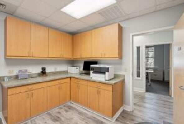 More Photos Of 710 Johnnie Dodds Blvd, Mount Pleasant Medical For Sale