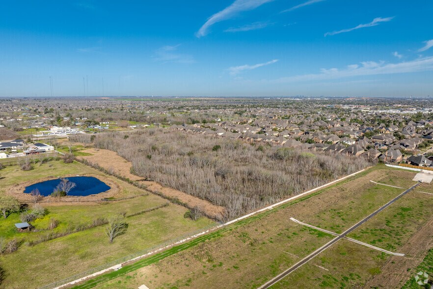 More Photos Of 2985 Kingsley dr, Pearland Land For Sale