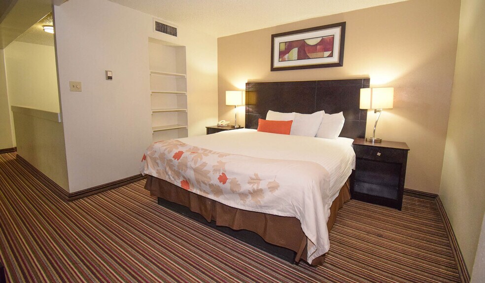 More Photos Of 250 Municipal Dr, Richardson Hotel For Sale