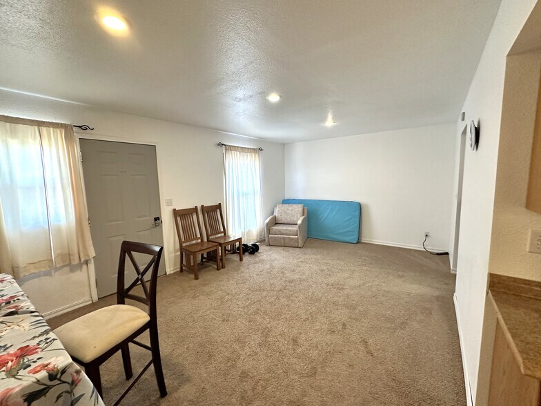 More Photos Of 309 8th St, Hugo Apartments For Sale