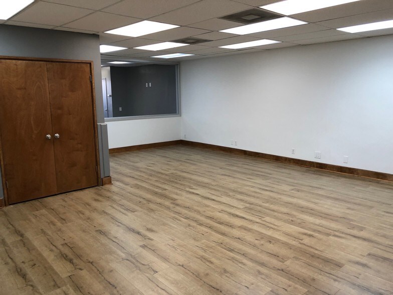 More Photos Of 10935-10939 Camarillo St, North Hollywood Office Residential For Sale