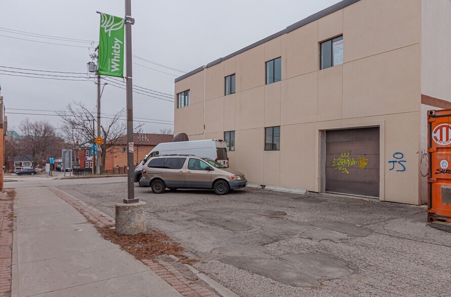 More Photos Of 151 Brock St N, Whitby Warehouse For Lease