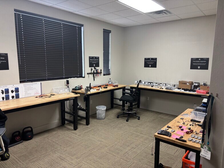 More Photos Of 4722 College Park, San Antonio Light Distribution For Sale