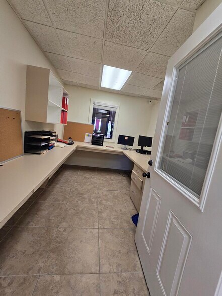 More Photos Of 4091 Colonial Blvd, Fort Myers Office Residential For Sale