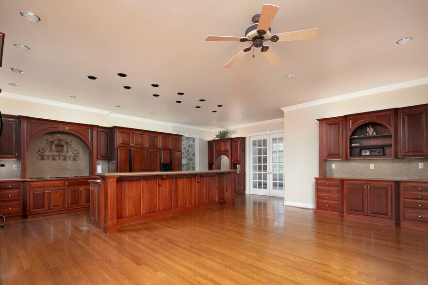 More Photos Of 4664 Lexington Rd, Winchester Specialty For Sale