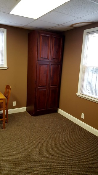 More Photos Of 167 Glen Head Rd, Glen Head Storefront Retail Residential For Lease