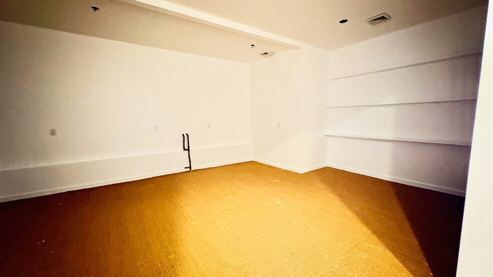 More Photos Of 317 Warren St, Hudson Storefront Retail Residential For Lease