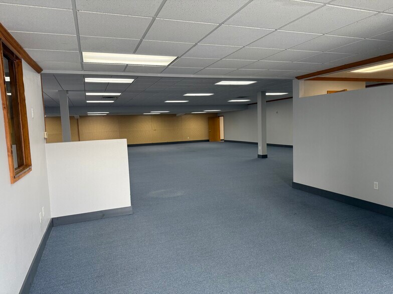 More Photos Of 223 N Seymour St, Fond Du Lac Manufacturing For Lease