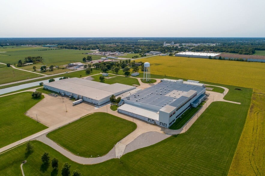 Primary Photo Of 5701 E 54 Hwy, Mexico Warehouse For Sale