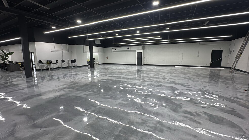 More Photos Of 36 XX NW 76 Ave, Miami General Retail For Lease