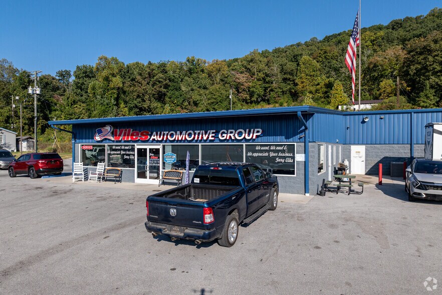 More Photos Of 905 Callahan Dr, Knoxville Auto Repair For Sale