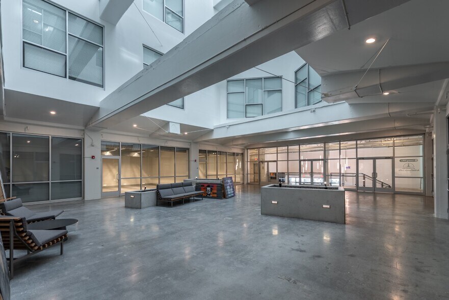 More Photos Of 120 Perry St, Petersburg Apartments For Lease