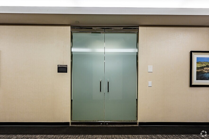 More Photos Of 7501 Boulder View Dr, North Chesterfield Unknown For Lease