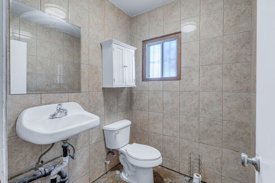 More Photos Of 3030 Martin Luther King Jr Blvd, Lynwood Freestanding For Lease