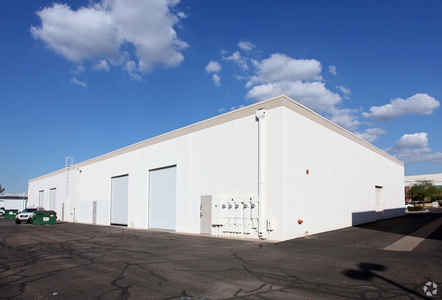 More Photos Of 5050-5056 S 40th St, Phoenix Warehouse For Lease