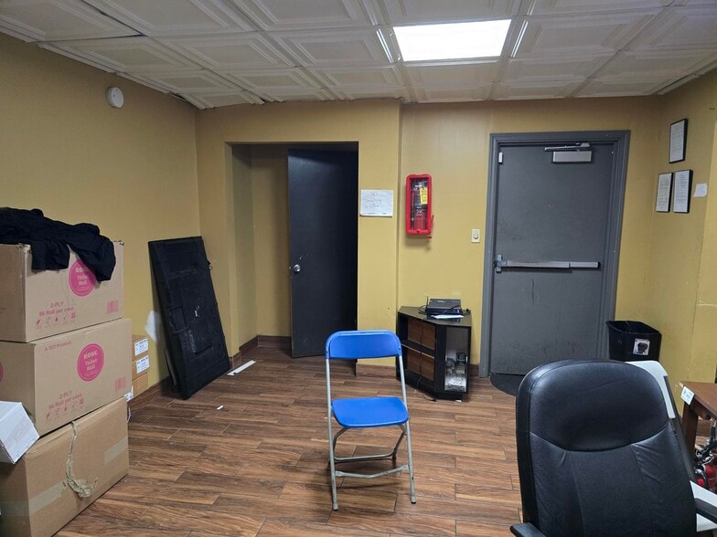 More Photos Of 7621 S Cottage Grove Ave, Chicago Hotel For Sale