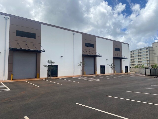 More Photos Of 94-1245 Halehana, Waipahu Service For Lease