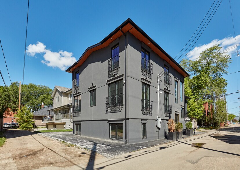 More Photos Of 11833 102 Ave NW, Edmonton Medical For Sale