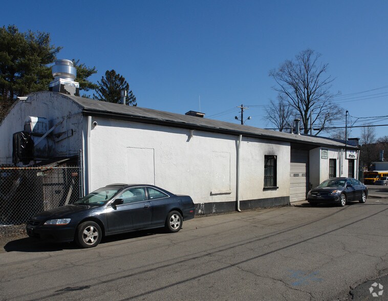 More Photos Of 59 W Church St, Spring Valley Auto Repair For Lease