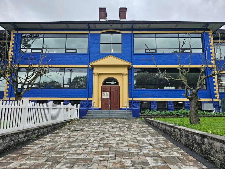 Primary Photo Of 55 Hillside Ave, Teaneck Religious Facility For Lease