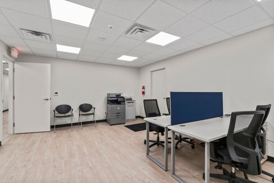 More Photos Of 4600 E Martha Truman Rd, Grandview Warehouse For Lease