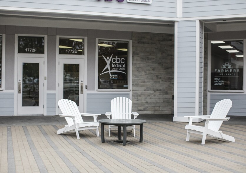 More Photos Of 1724-1772 Avenida De Los Arboles, Thousand Oaks Unknown For Lease