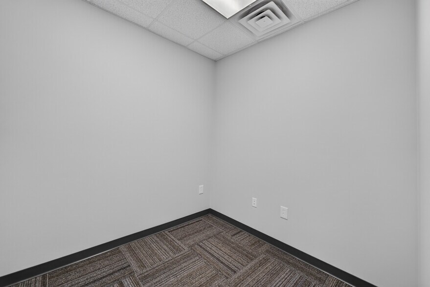 More Photos Of 514 Dabney Rd, Henderson Office For Lease