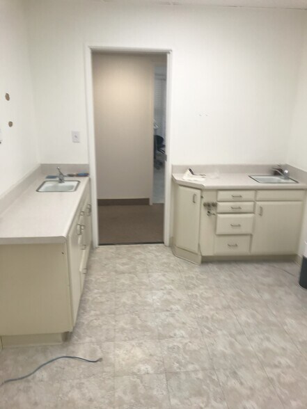 More Photos Of 178 S Victoria Ave, Ventura Medical For Lease