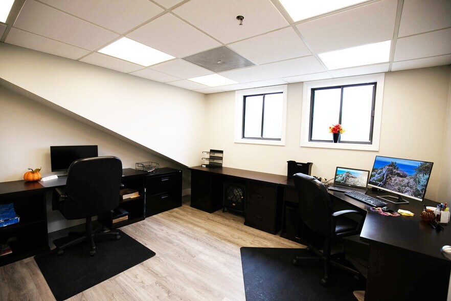 More Photos Of 205 Worcester Ct, Falmouth Loft Creative Space For Sale