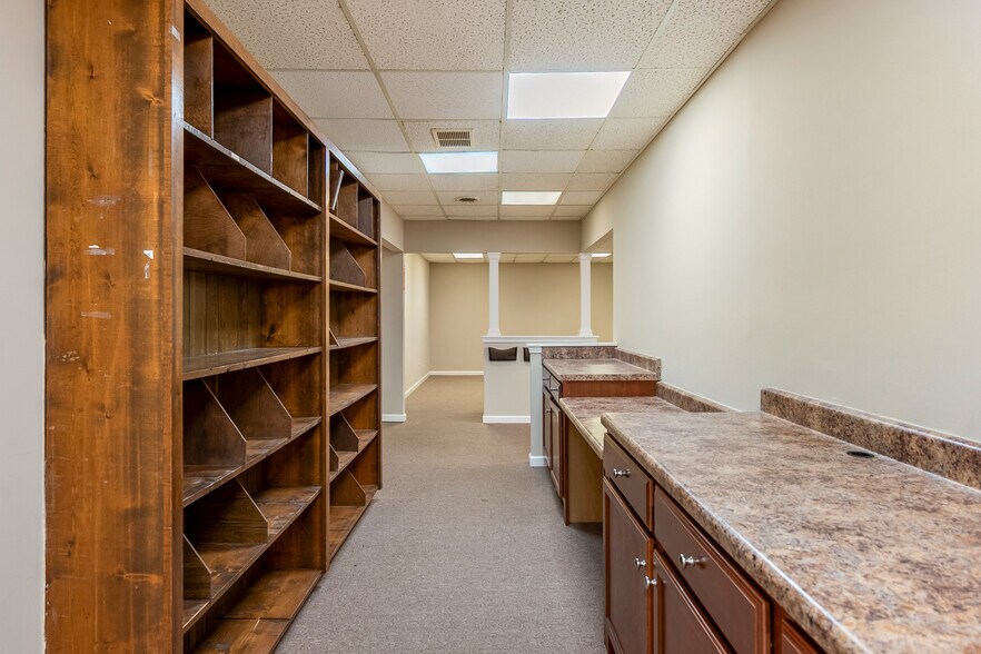More Photos Of 65 E Main St, Pulaski Coworking Space