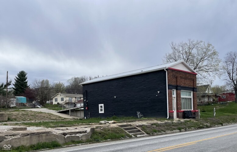 More Photos Of 5732 Wall St, Freedom Freestanding For Sale