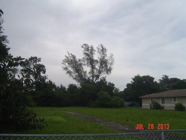 More Photos Of 2449 Taylor St, Hollywood Land For Sale