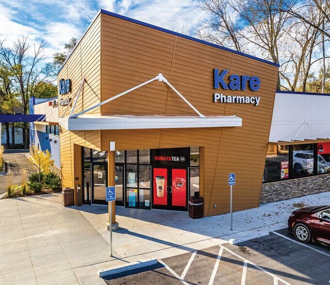 More Photos Of 2500 S 4th St, Leavenworth Drugstore For Sale