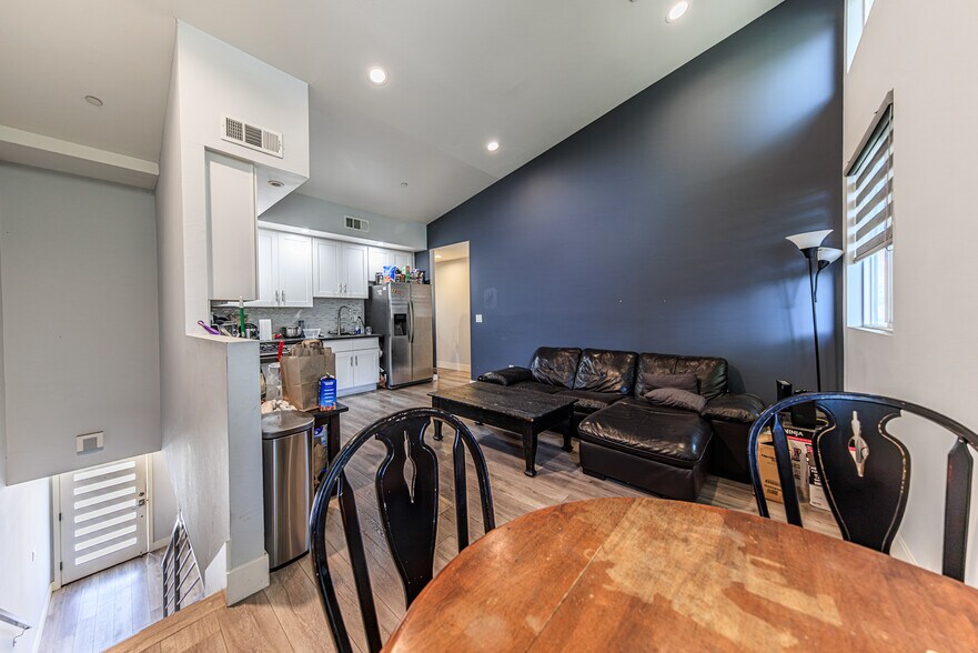 More Photos Of 5743 Case Ave, North Hollywood Apartments For Sale