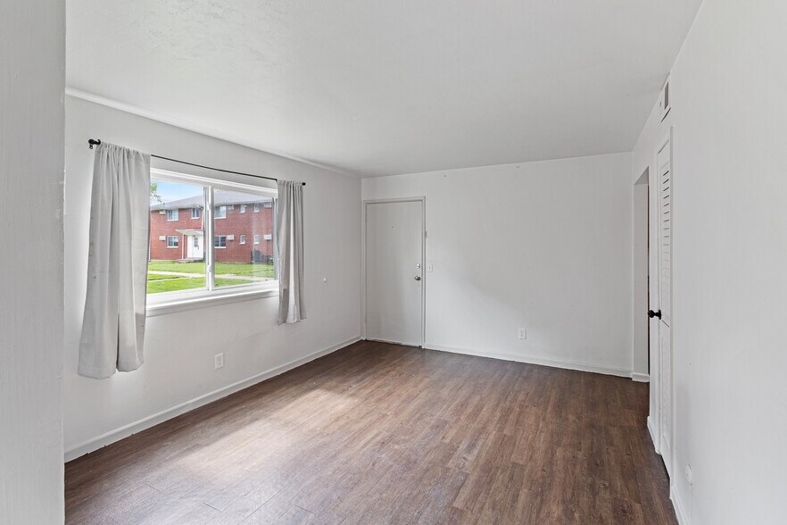 More Photos Of 820 French St, Jeffersonville Apartments For Sale