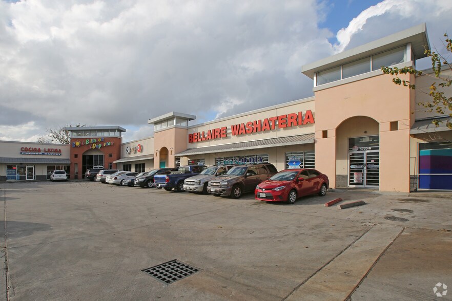More Photos Of 5920 Bellaire Blvd, Houston Unknown For Lease