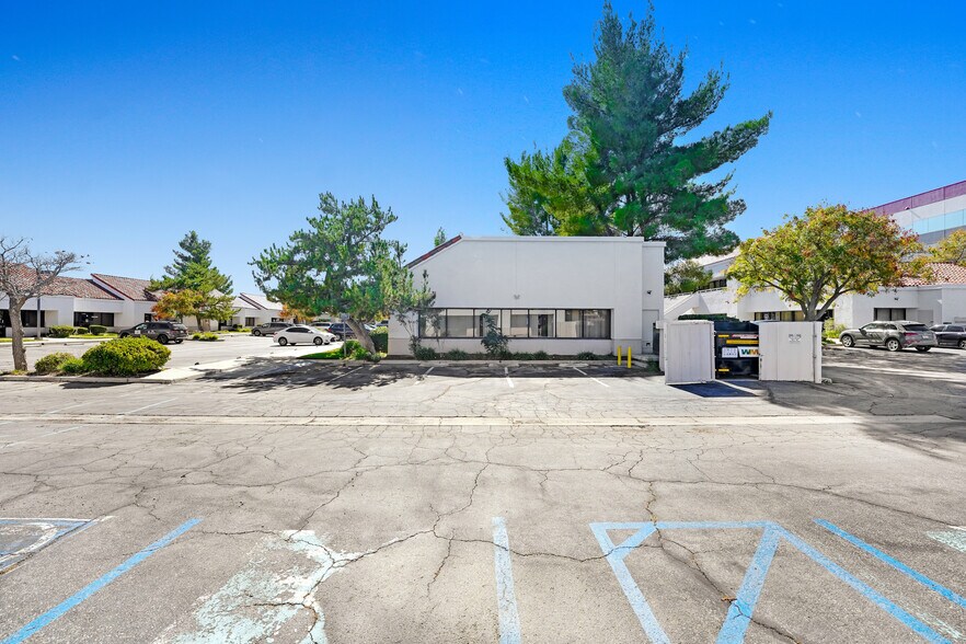 More Photos Of , Palmdale Office For Sale