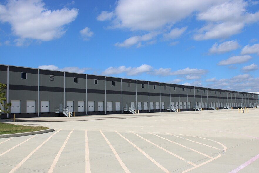 More Photos Of 9120 I-10 East, Baytown Warehouse For Sale