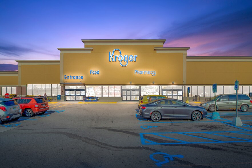 More Photos Of 850-1020 S Monroe St, Monroe Supermarket For Lease