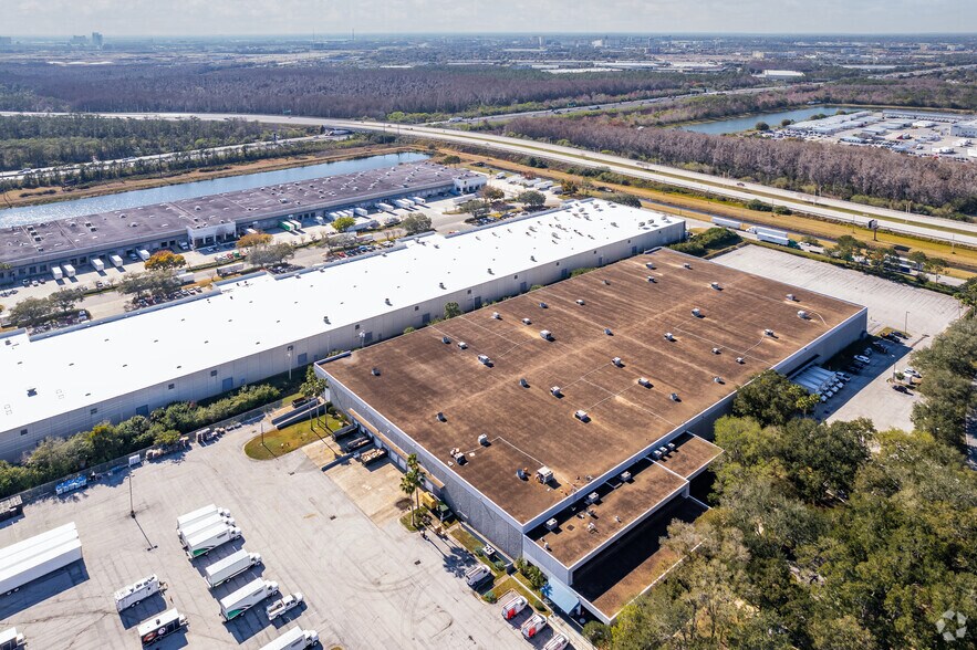 More Photos Of 2702 Directors Row, Orlando Warehouse For Lease